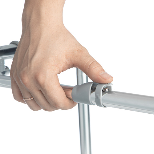 Складываются и раскладываются без применения инструмента